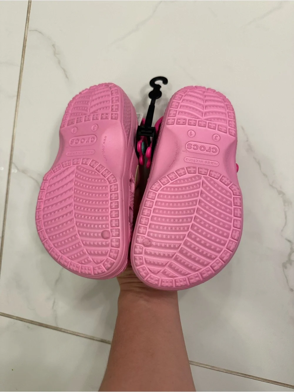 CROCS Kids (Girls size 1) NWT Minnie Mouse “Jet Set” Carnation Pink Travel Clogs